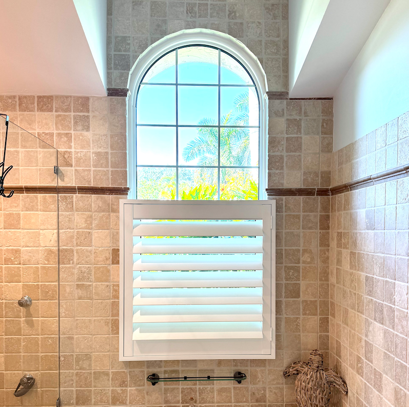 cafe style plantation shutter